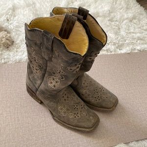 Great boots! Wore maybe twice